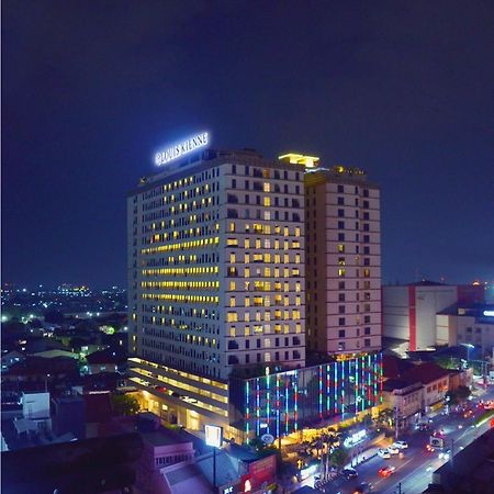 Louis Kienne Hotel Pemuda Semarang Exteriör bild