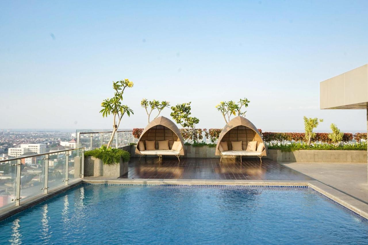 Louis Kienne Hotel Pemuda Semarang Exteriör bild