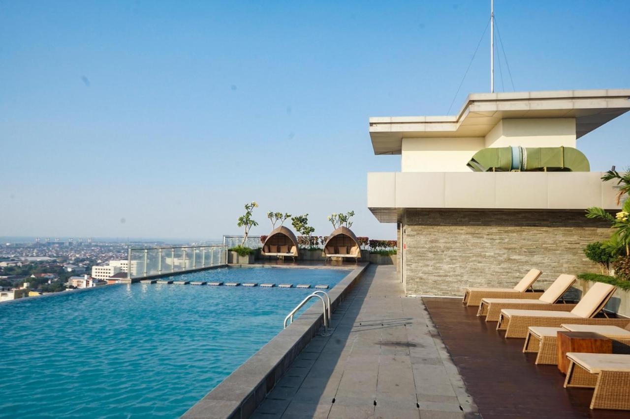 Louis Kienne Hotel Pemuda Semarang Exteriör bild