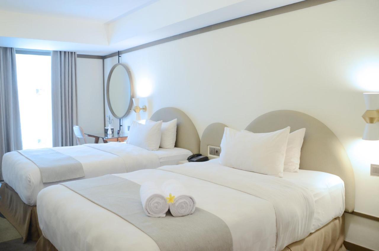 Louis Kienne Hotel Pemuda Semarang Exteriör bild
