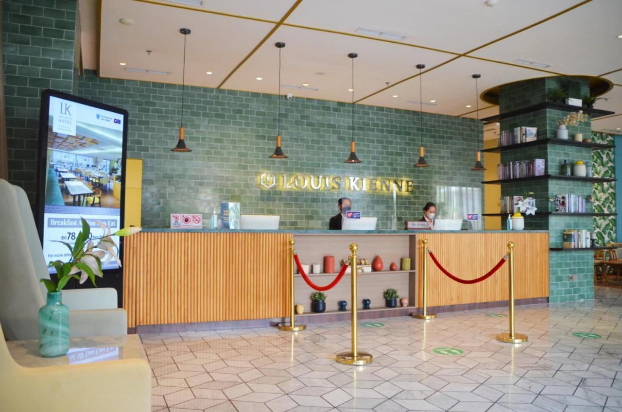 Louis Kienne Hotel Pemuda Semarang Exteriör bild