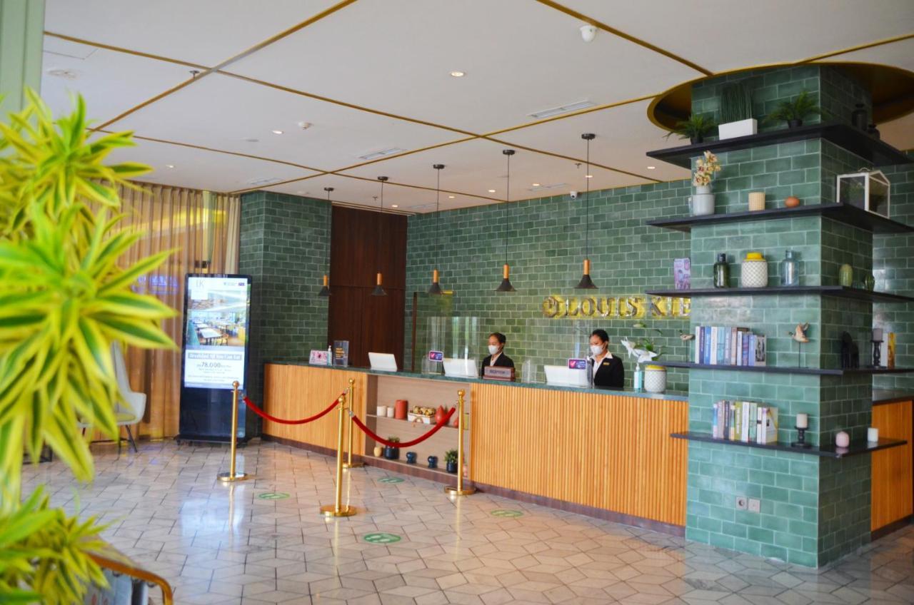 Louis Kienne Hotel Pemuda Semarang Exteriör bild