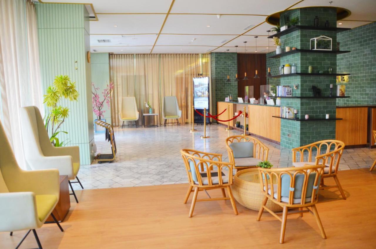 Louis Kienne Hotel Pemuda Semarang Exteriör bild