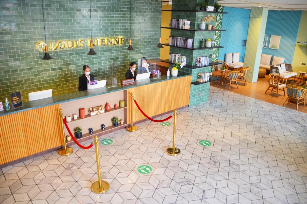 Louis Kienne Hotel Pemuda Semarang Exteriör bild